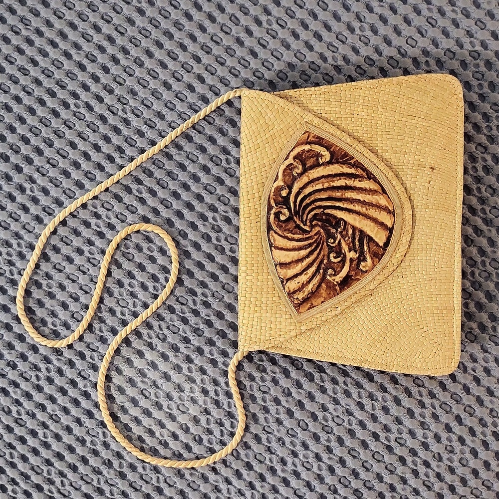 Vintage Handbag, Authentic Made in The Philippines,  Straw w/ Design front flap